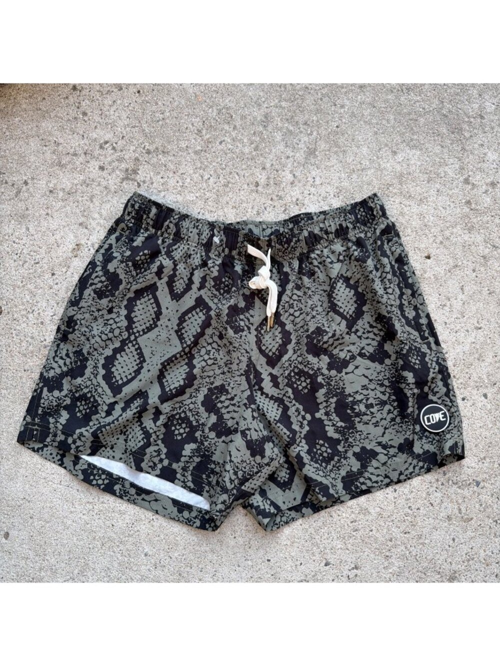 Cove Shorts Snakeskin Mens Green 30 Athletic Gym 5" Inseam Drawstring